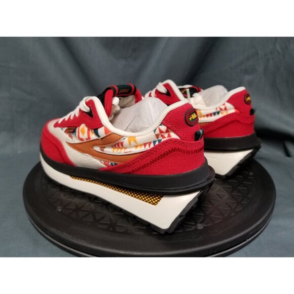 Fila Kids Renno Sneakers Red White Black Gum Size 2.5 NEW IN BOX! - Picture 7 of 11